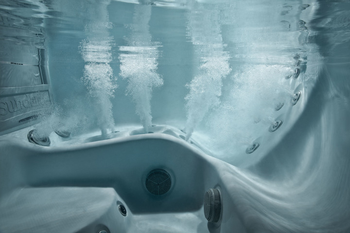 sundance spas - hot tub features - underwater jets